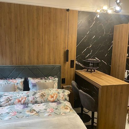 Lux Dabich 2 Appartement Novi Sad Buitenkant foto